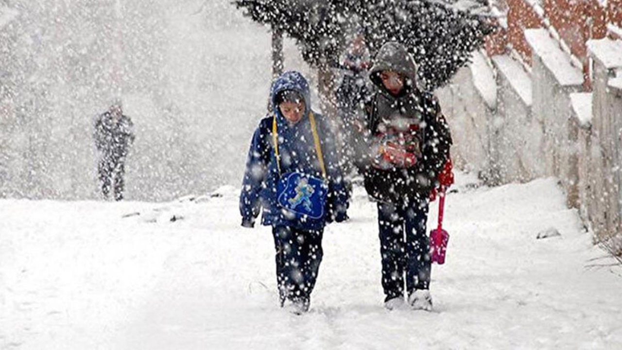 Kar yağdı birçok ilde okullar tatil edildi! İşte bugün okulların tatil edildiği illerin listesi