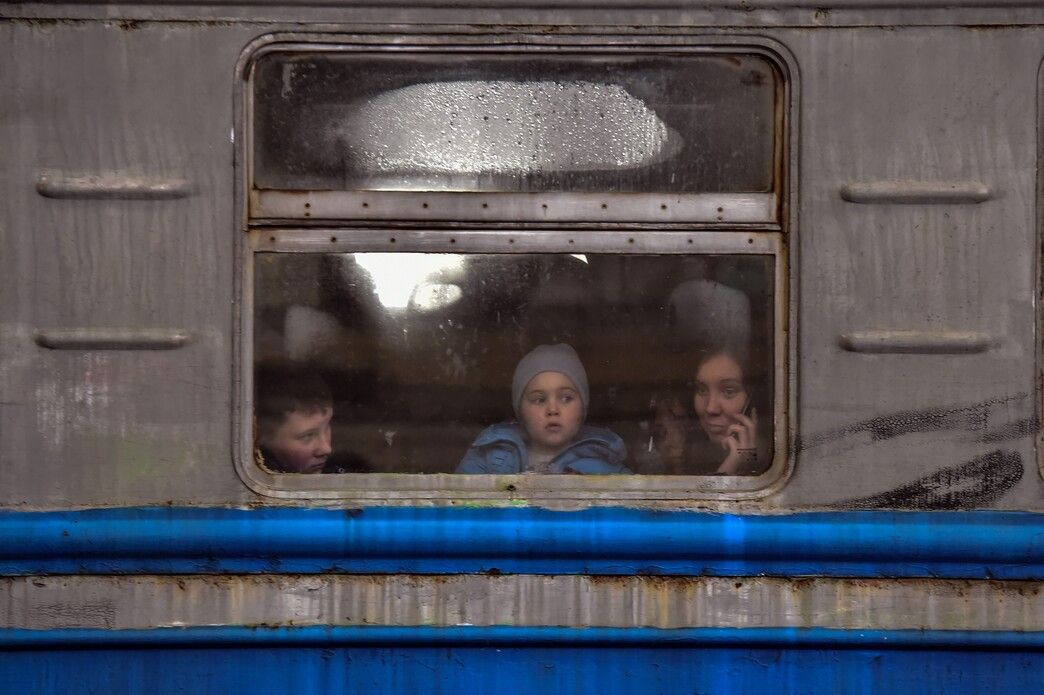 Ukrayna'dan yürek dağlayan kareler! Umut ve hüzün bir arada: Gözyaşlarına boğuldular