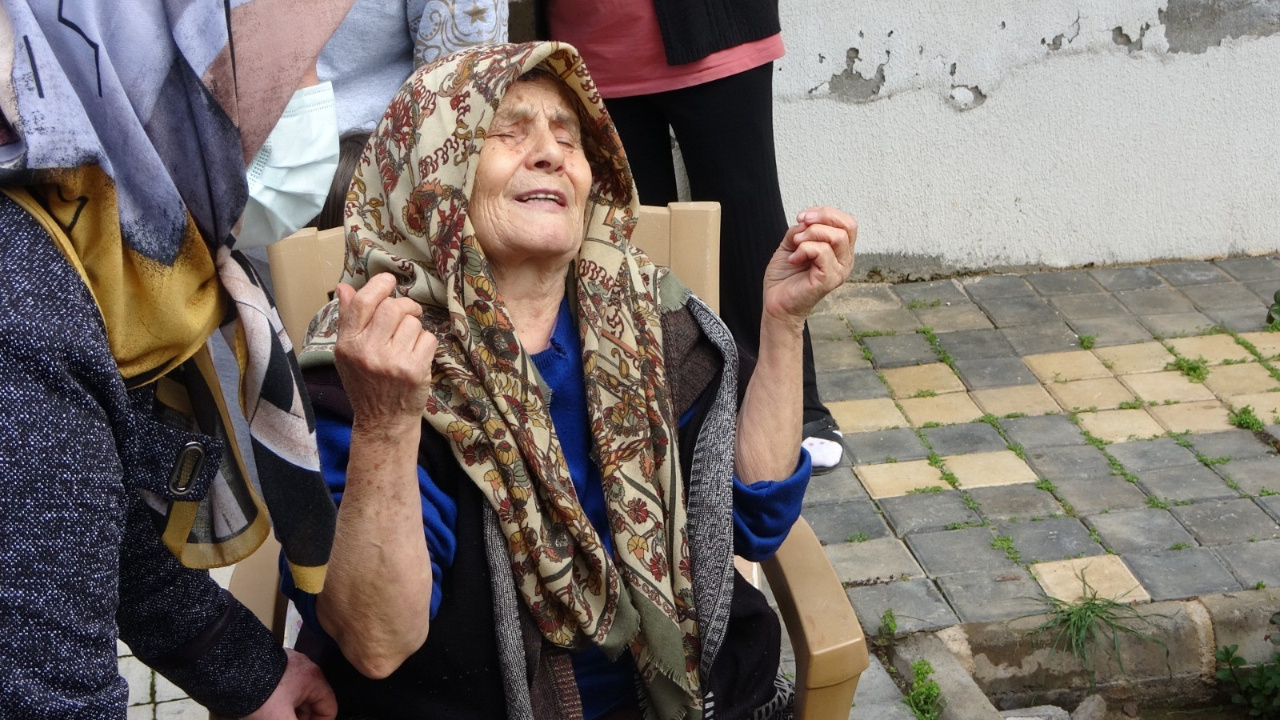 Antalya'da yaşlı kadın gözyaşlarına boğuldu! Yarısı yanmış halde bulundu