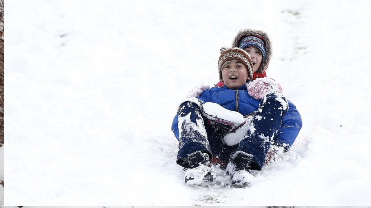 Edirne'de yarın okullar tatil mi 10 Mart Edirne Valiliği kar tatili açıklaması.