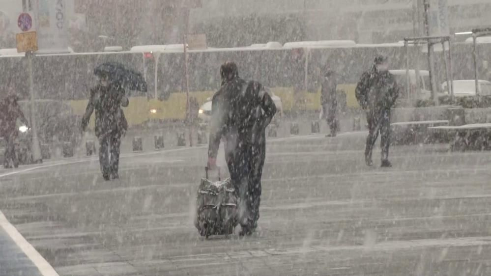 Meteoroloji uzmanları Orhan Şen ve Ahmet Uçar'dan uyarı! Kar İstanbul'da ne kadar sürecek? 30 cm yağacak