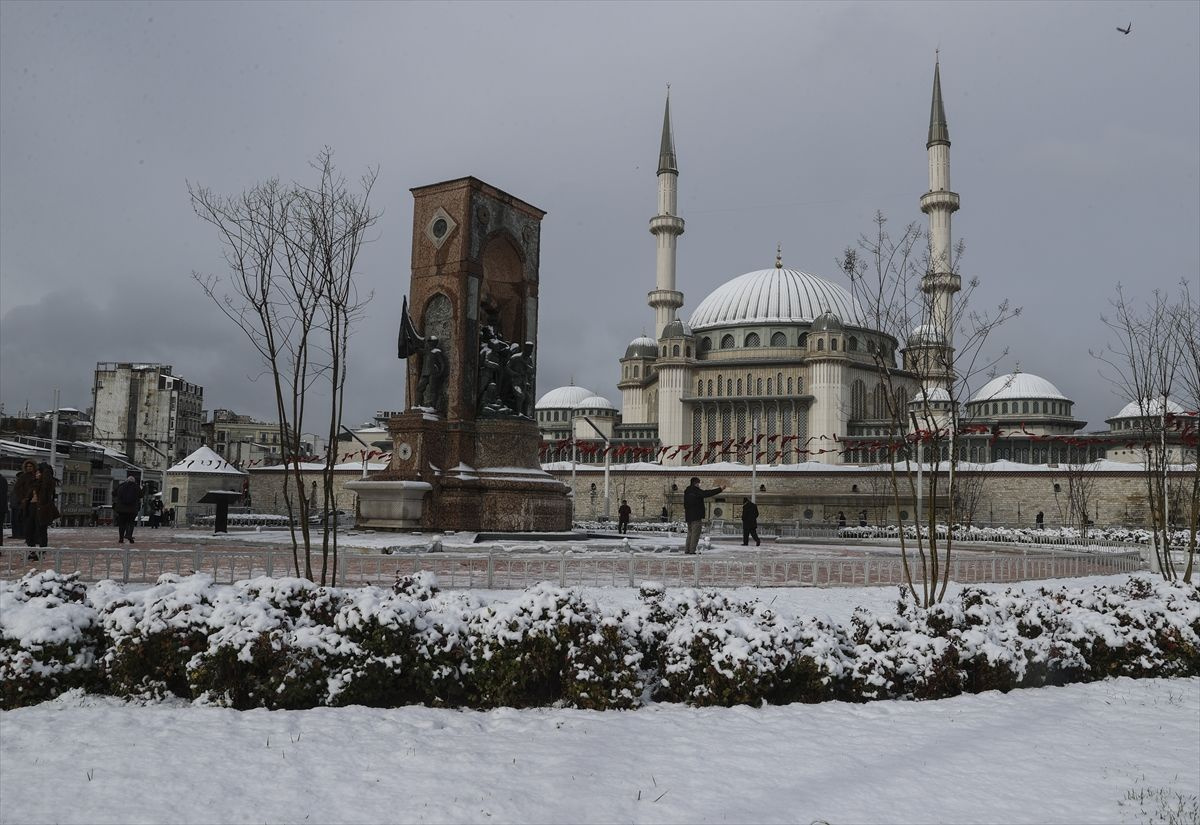 İstanbul'a kar en fazla o gün yağacak! Meteoroloji açıkladı Kocaeli, Bursa, Konya, Balıkesir, Antalya, Diyarbakır...