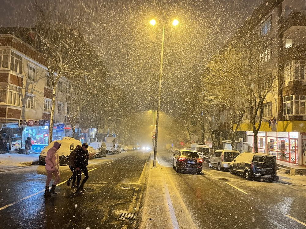 Meteoroloji ve Orhan Şen'den kritik uyarı! 40 cm kar var devamı gelecek mi? İstanbul, Balıkesir, Bursa...