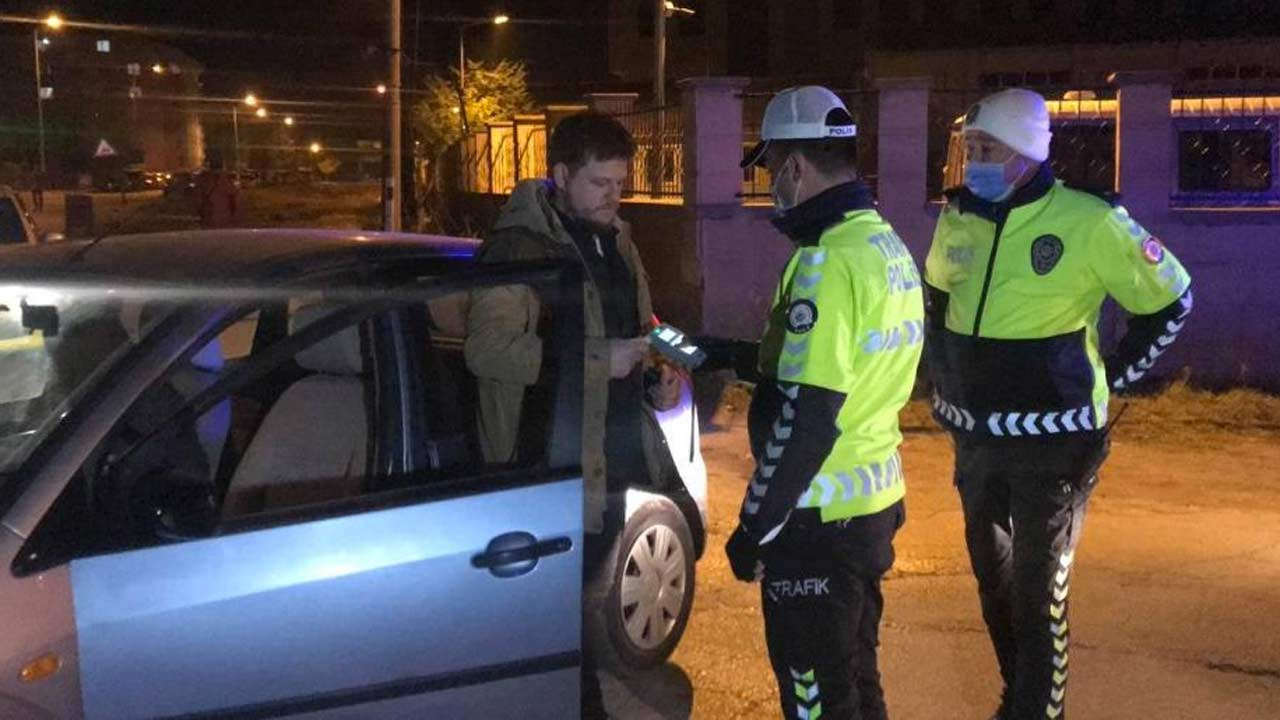 Edirne'de asayiş uygulamasında sürücü torpidosundan çıkardı polisler şaşkına döndü