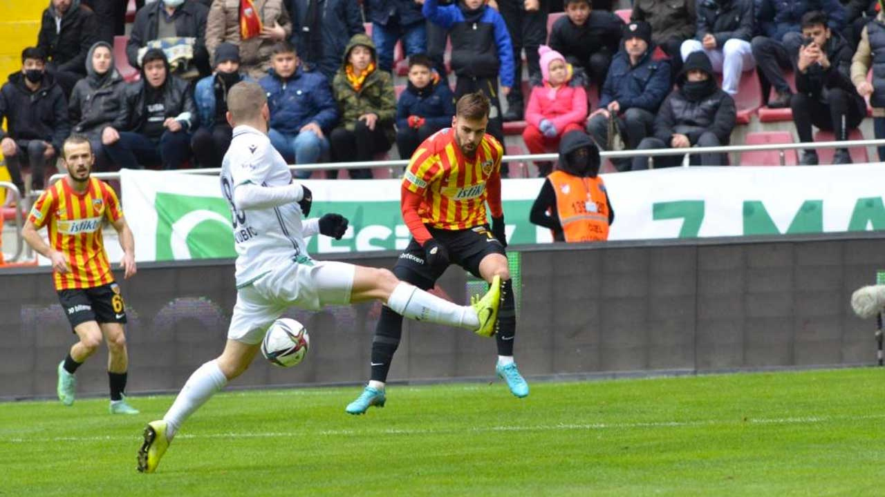 Kayserispor evinde yıkıldı! Konyaspor 2-0 geriye düştüğü maçı kazandı