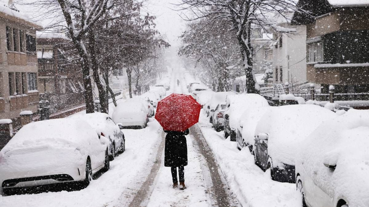 Tam bitti derken İstanbul'a fena kar geri geliyor! Hava buz kesecek: Orhan Şen ve Meteoroloji uyardı