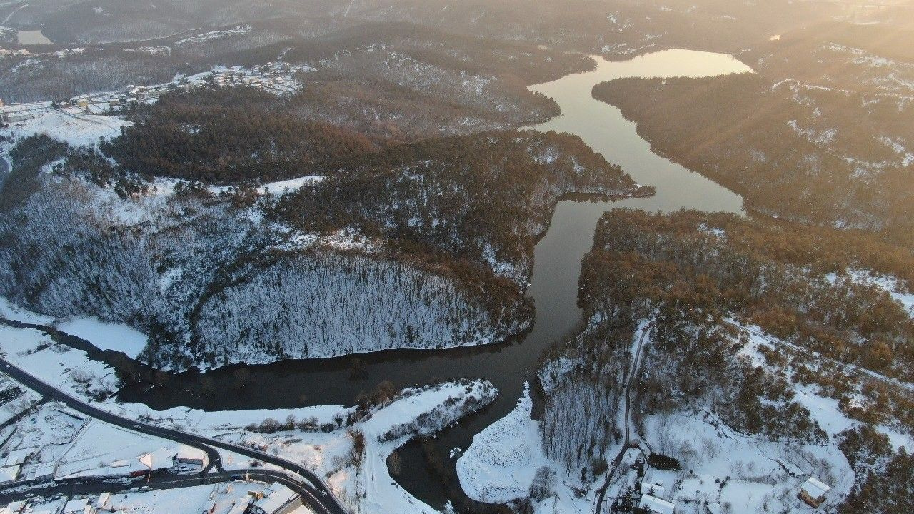 Kar yağışı sonrası İstanbul'da barajlar rekor kırdı! 'Uzak durun' diyen İSKİ uyardı: Taşkın alarmı