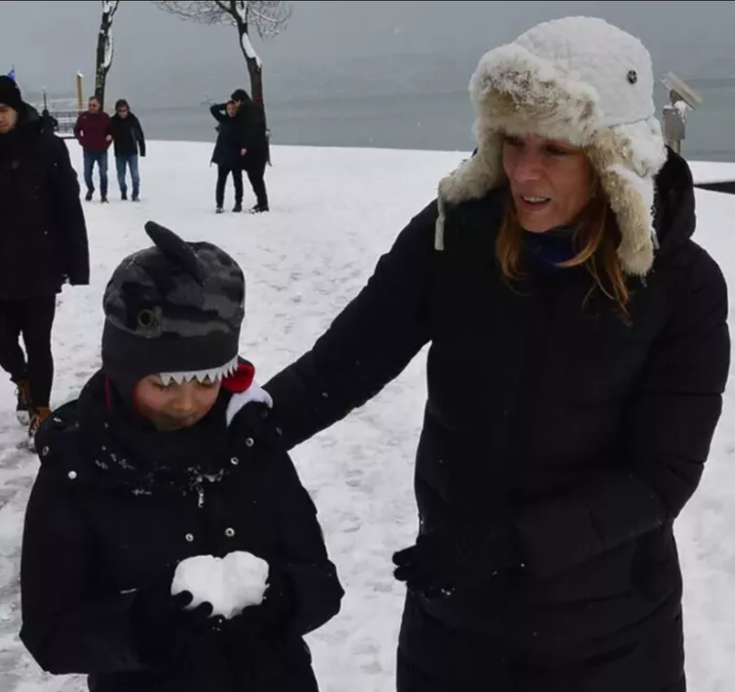 O lafı duyunca hemen oğlunun ağzını kapattı! Ezel'in Şebnem'i Bade İşçil fena panikledi