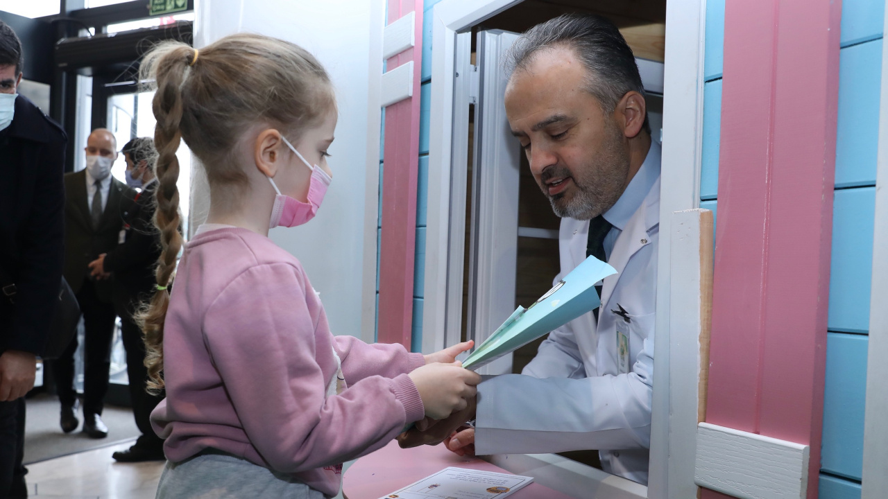 Bursa'da her hastanede 1 ay kalacak! İlaçlar kadar faydalı: 5 bini aşkın çocuğumuza ulaştık