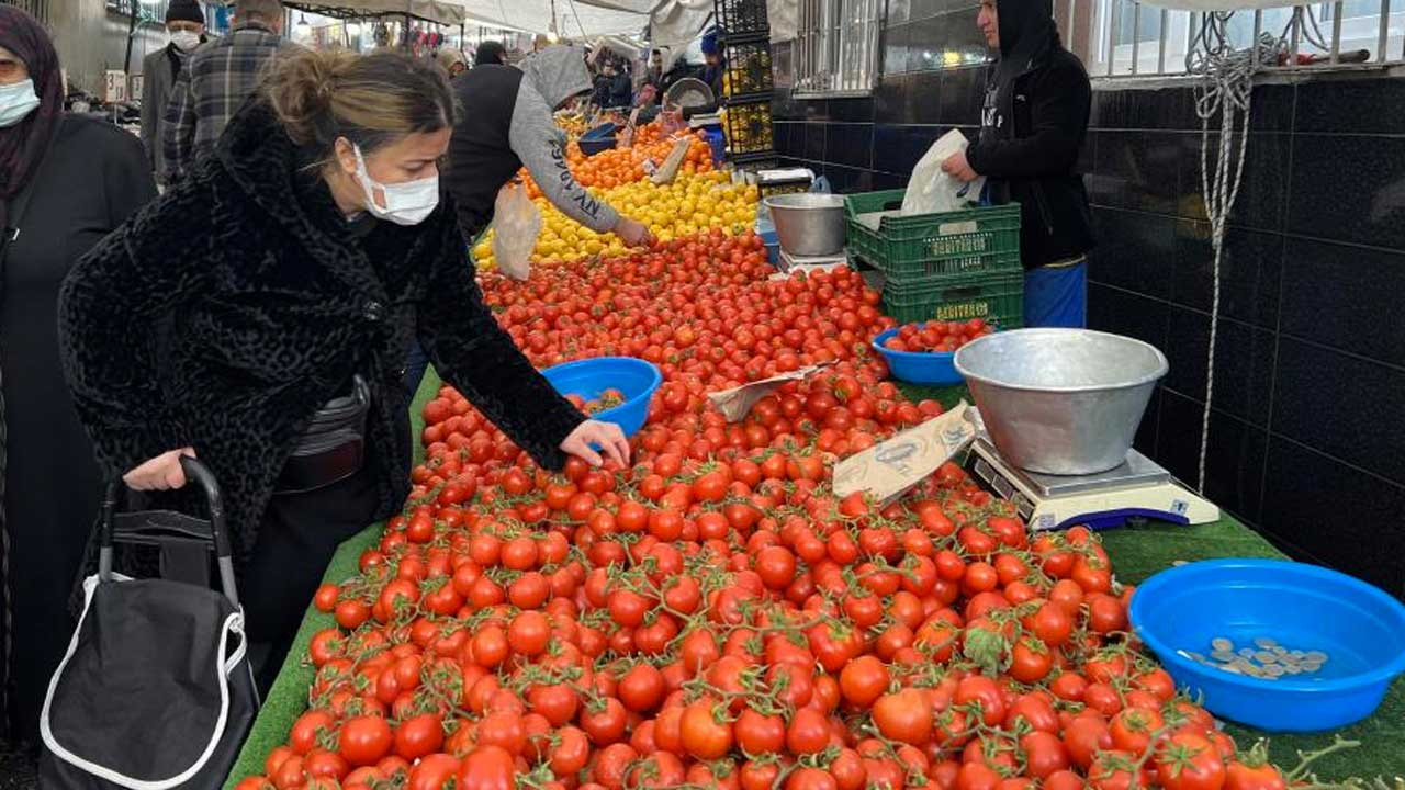 İstanbul'da kar yağışı sebze ve meyve fiyatlarını etkiledi