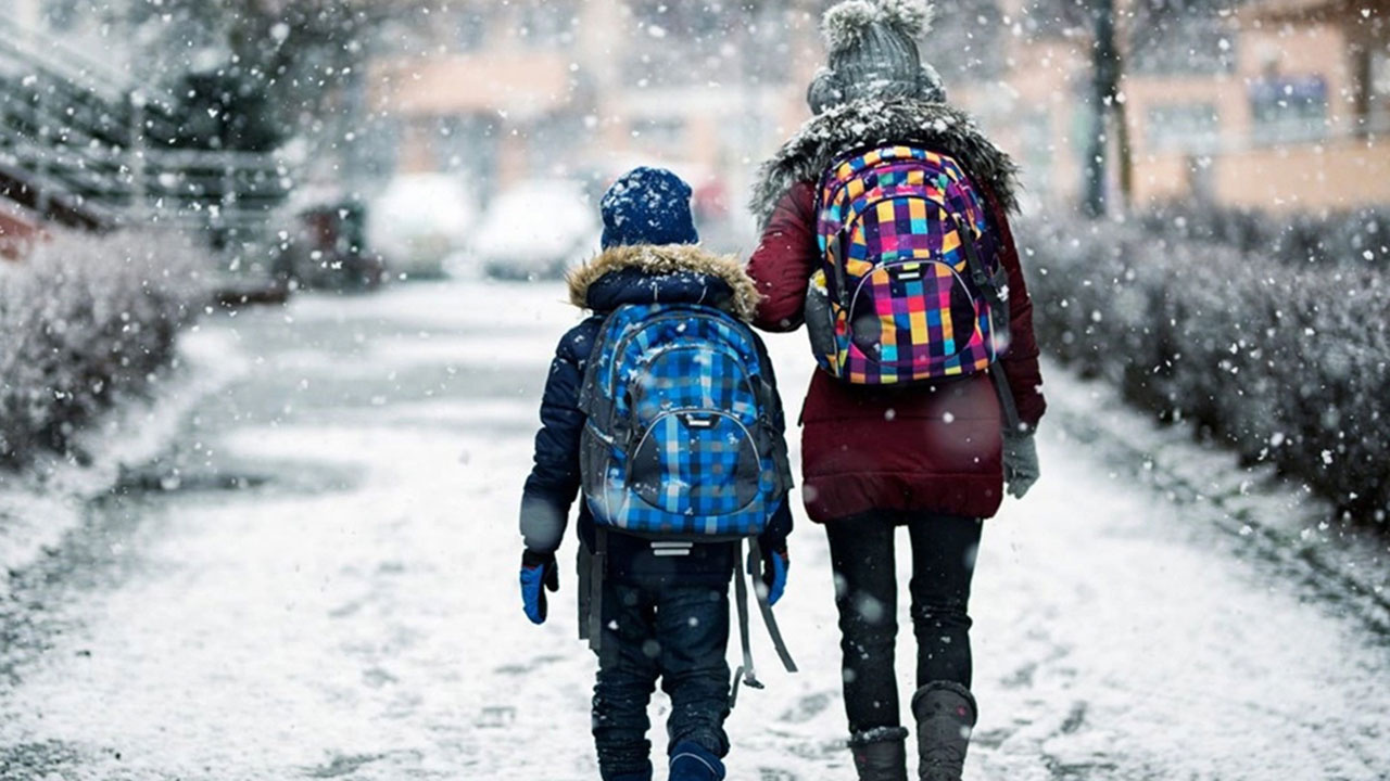 Kar fena bastırdı 7 ilde okullar tatil edildi! İşte bugün eğitime ara verilen şehirler