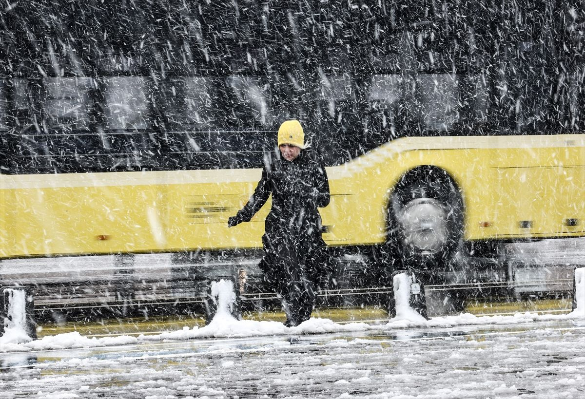 Yarın kar yağışı geliyor Meteoroloji perşembe günü için saat verdi İstanbul, Bolu, Düzce...