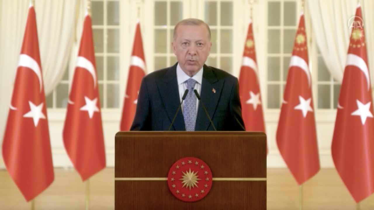 Cumhurbaşkanı Erdoğan'dan DSÖ'ye mesaj: Salgınla beraber ayrımcılığa maruz kalmışlardır