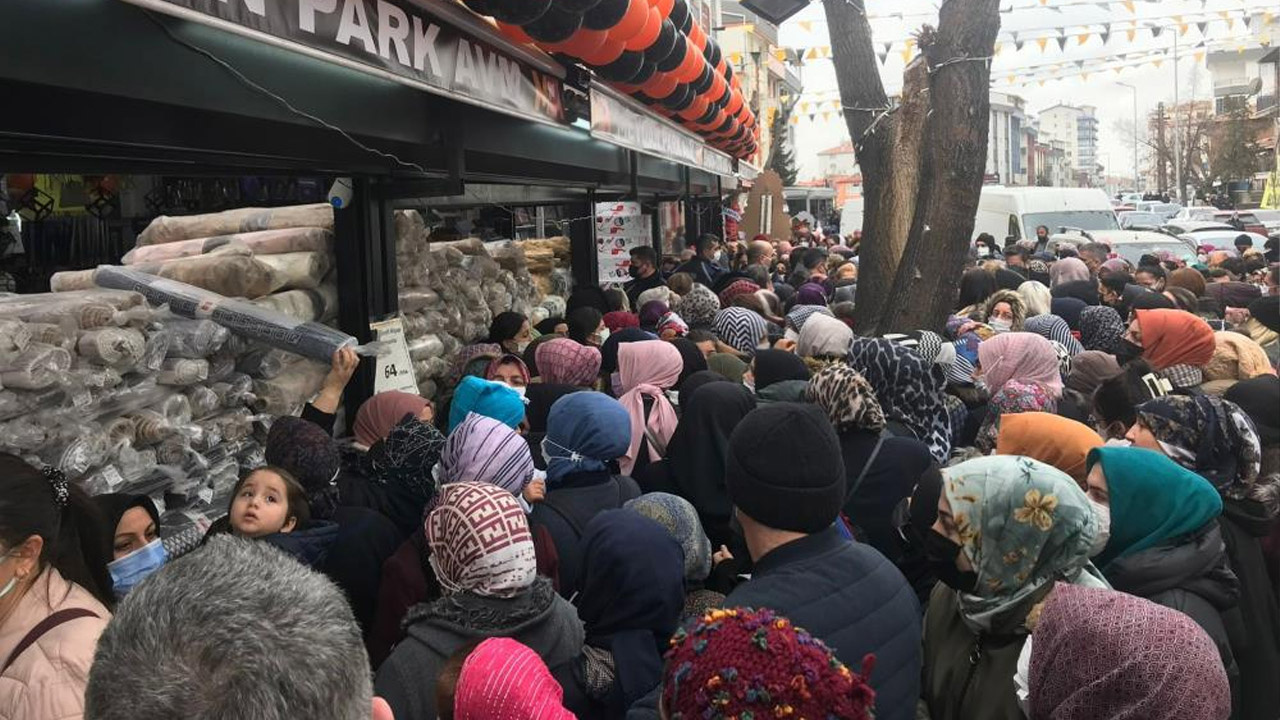 Ankara'da fiyatı duyan akın etti! Metrelerce kuyruk oluştu: Büyük izdiham yaşandı