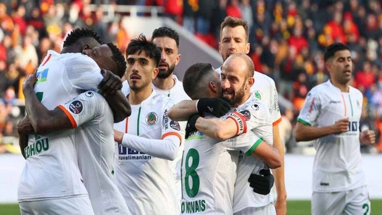 Alanyaspor Göztepe engelini iki golle geçti