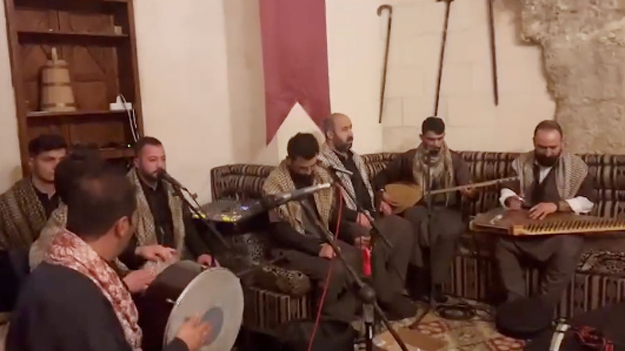 Şanlıurfa'da sıra gecesi ekibi Erdoğan için özel şarkı hazırladı Nureddin Nebati paylaştı