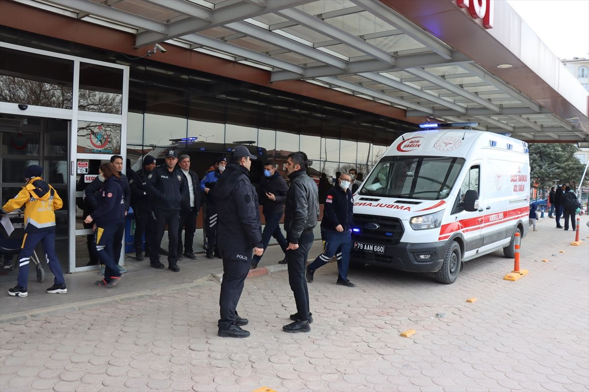 Polis dehşeti! Silahla biri eşi olan 2 hemşireyi yaraladı