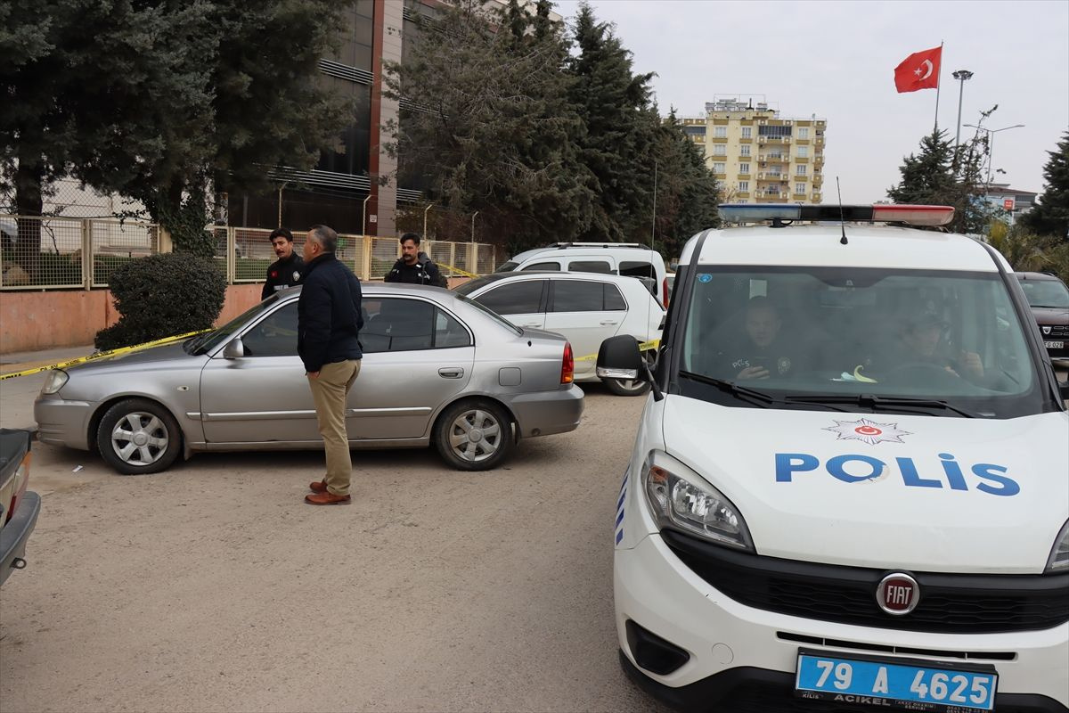 Polis dehşeti! Silahla biri eşi olan 2 hemşireyi yaraladı