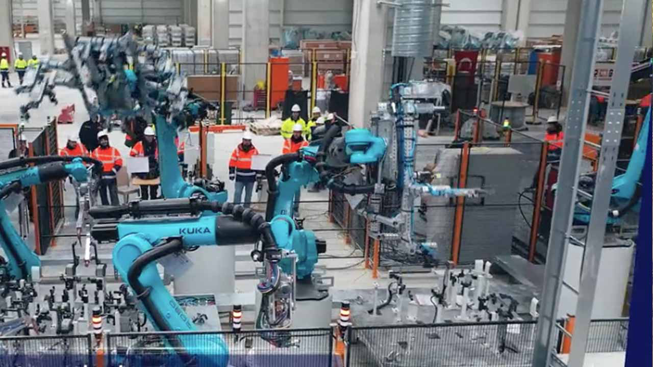 Togg'da 160 robot provalara başladı Heyecanlandıran anlar yayınlandı