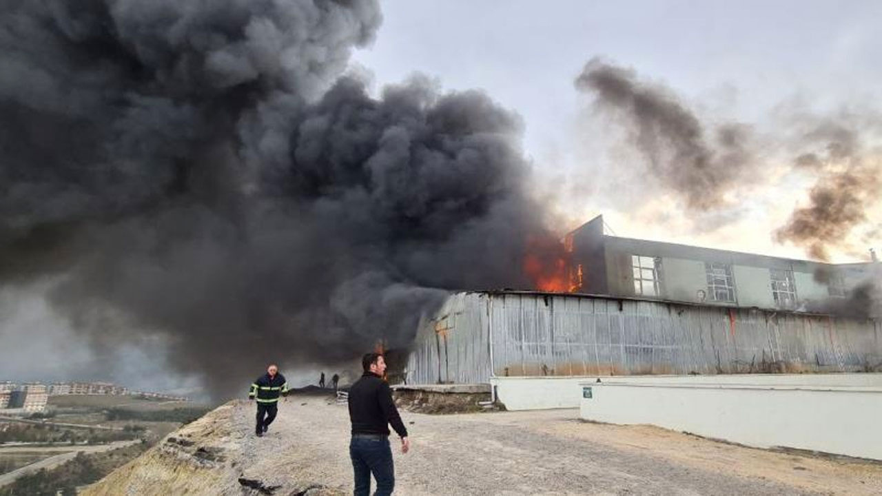 Karabük'te korkutan yangın! Yakındaki binalar boşaltıldı