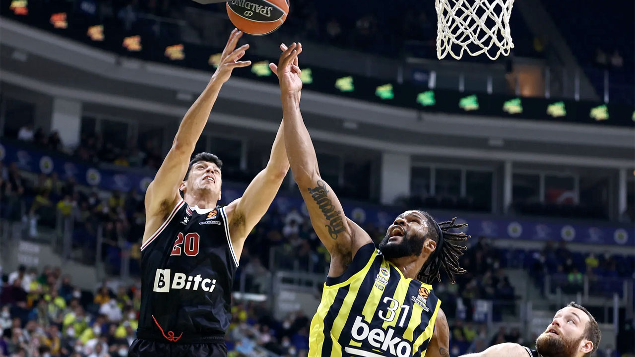 Fenerbahçe Beko Baskonia deplasmanında ikinci yarıda çöktü