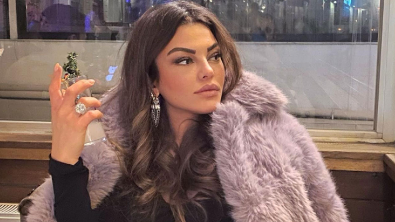 Sinem Umaş 'Ata'nın tabutu ayağımıza' düştü açıklamasıyla tepki aldı