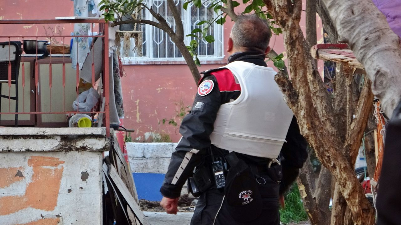 Antalya'da kasaptaki kuzuları yarı fiyatına sattı! Polise ecel terleri döktürdü: Macerayı sevdiği için...