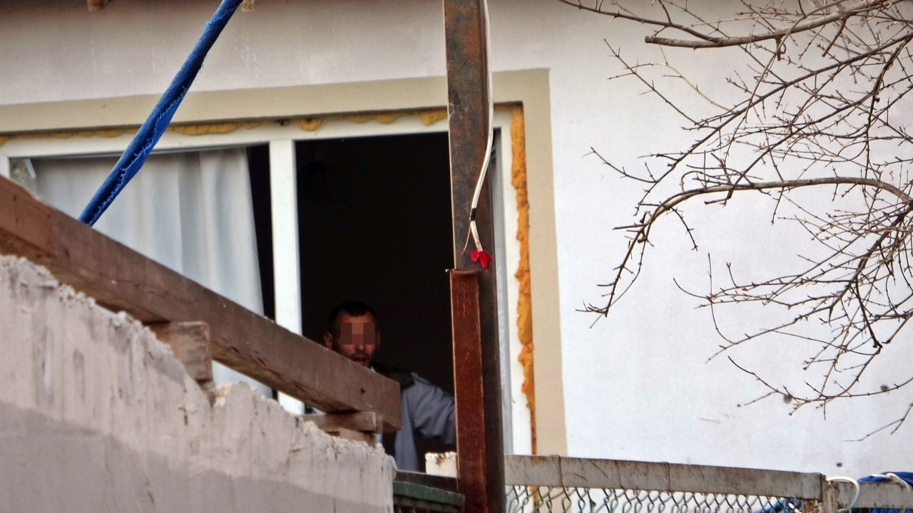 Antalya'da kasaptaki kuzuları yarı fiyatına sattı! Polise ecel terleri döktürdü: Macerayı sevdiği için...