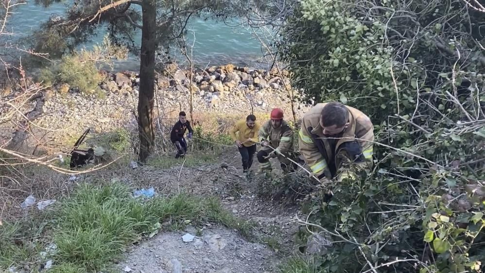 Sevgilisiyle tartışan genç İstanbul Boğazı'nda canından oluyordu