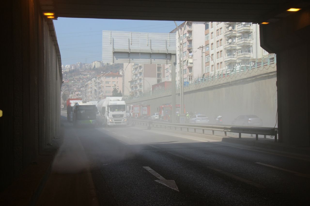 Kocaeli'de şaşkına çeviren görüntü! İlaç tünele dolunca ulaşım durdu