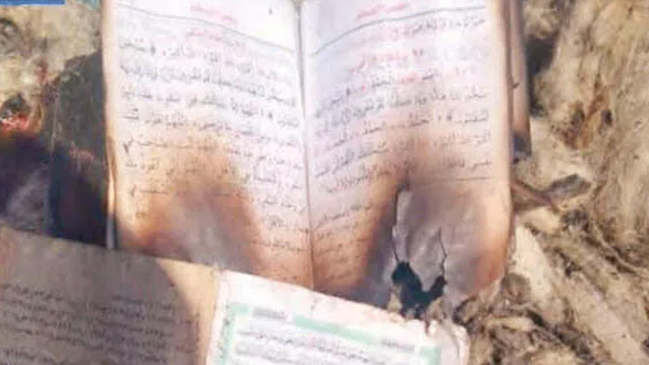 Alçaklar! İmamın evini ateşe verip Camideki Kur'an'ları yaktılar!