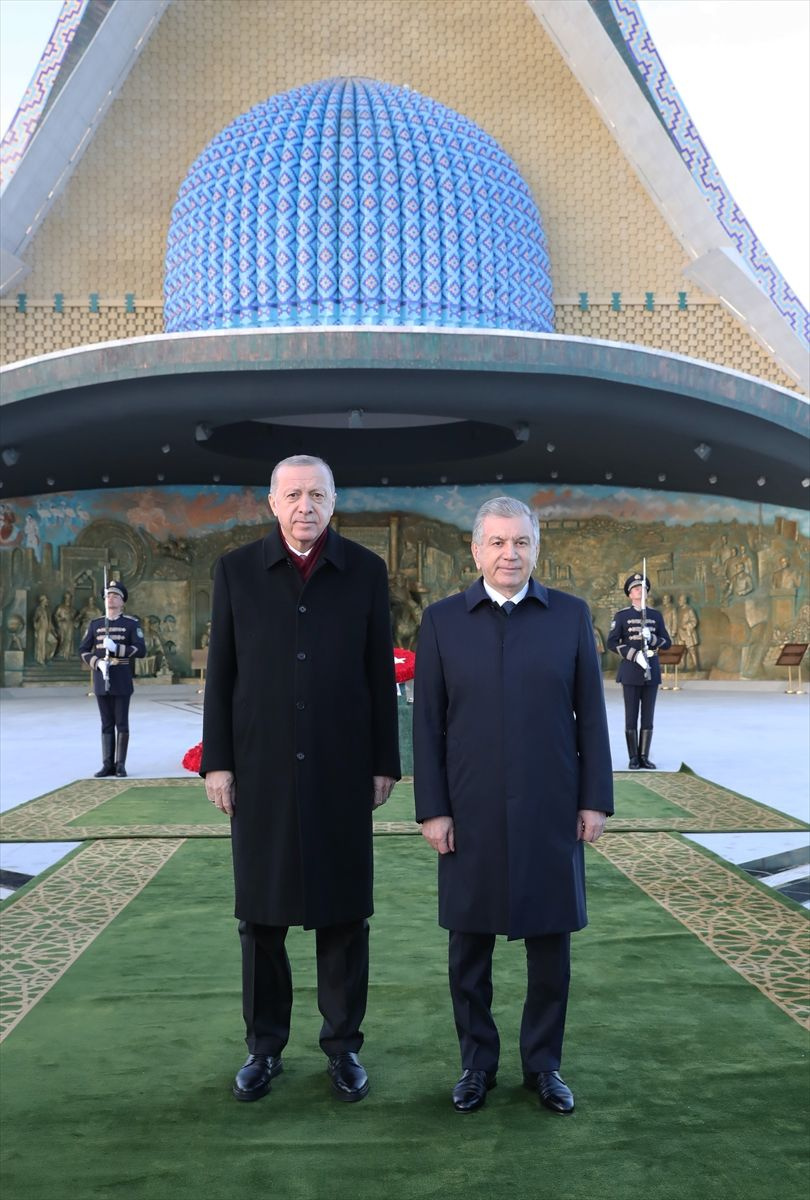 Cumhurbaşkanı Erdoğan Özbekistan temaslarına başladı