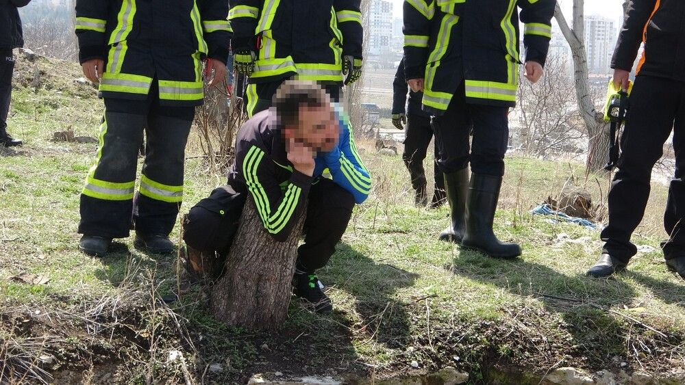 '14 kişi kuyuya atıldı sesler geliyor' ihbarı Kayseri'yi karıştırdı! Kuyuya inen ekipler...