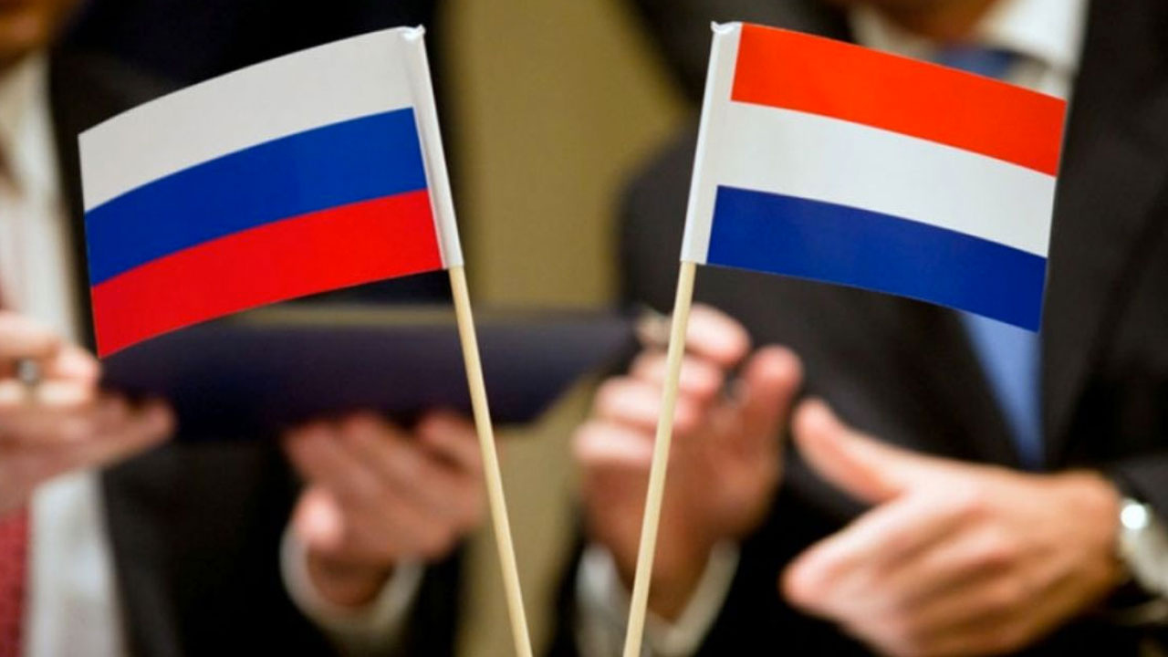 Hollanda  17 Rus diplomatla ilgili kararını açıkladı