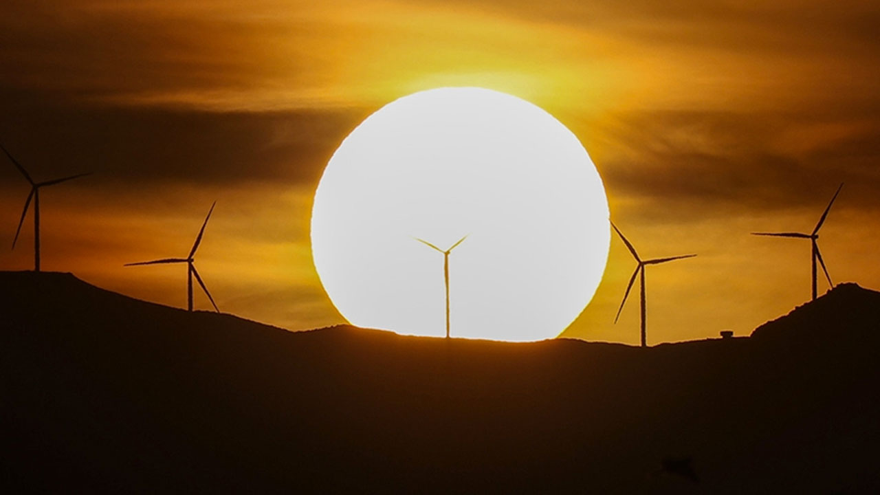 Rüzgar ve güneş enerjisi rekor kırdı dünyada 50 ülke ulaştı