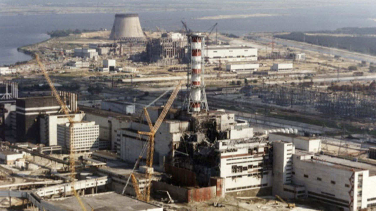 Rusya askerlerini Çernobil Santrali çevresinden çekiyor! Çernobil'de nükleer sızıntı mı başladı?
