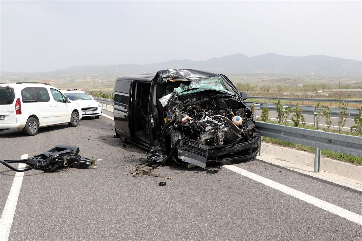 Selami Şahin'in oğlu Emirhan Şahin trafik kazası geçirdi! Son sağlık durumu nasıl?