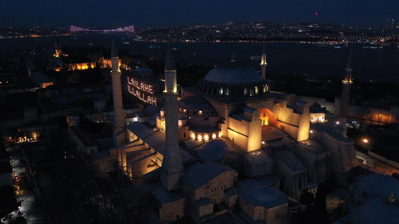 Ayasofya Camii'nde 88 yıl sonra teravih namazı heyecanı