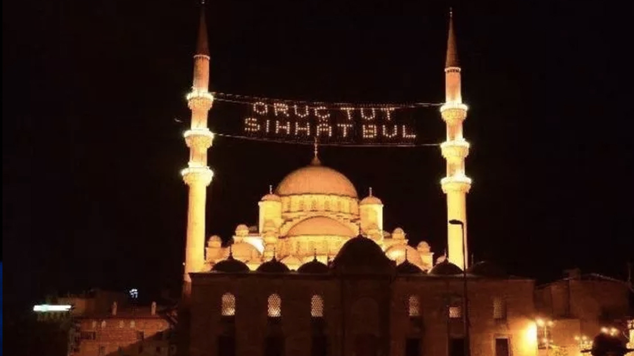 Ramazan karşılama mesajları resimli Ramazan ayı kutlama sözleri 2022
