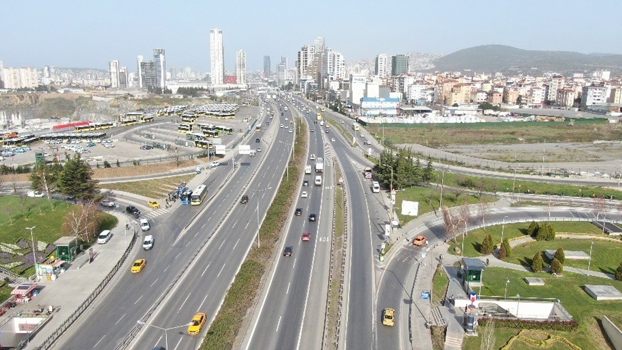 Ramazan ayının ilk gününde İstanbul'da yollar boş kaldı