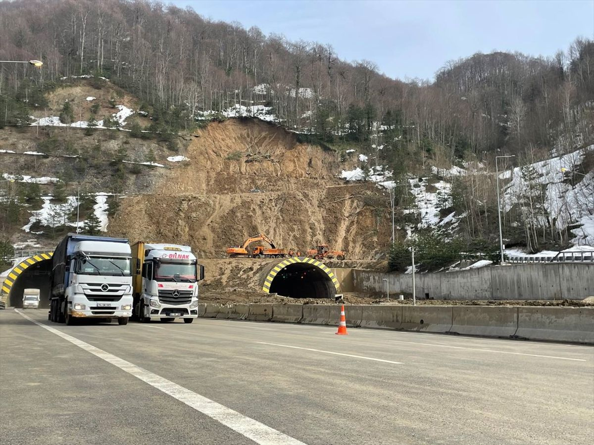 Bolu Dağı Tüneli'nde heyelan sonrası son durum: Trafiğe yeniden açıldı