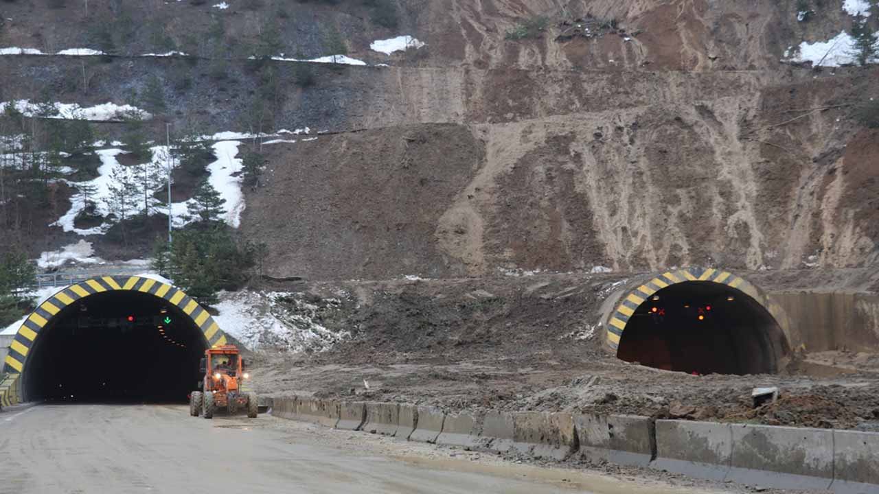Bolu Dağı Tüneli'nde heyelan sonrası son durum: Trafiğe yeniden açıldı
