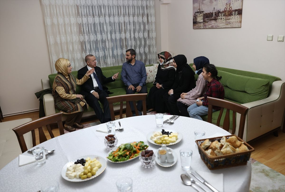 Cumhurbaşkanı Erdoğan'ı iftarda evinde ağırlayan Ersin Kılıçaslan: "Aile ziyareti gibi oldu"