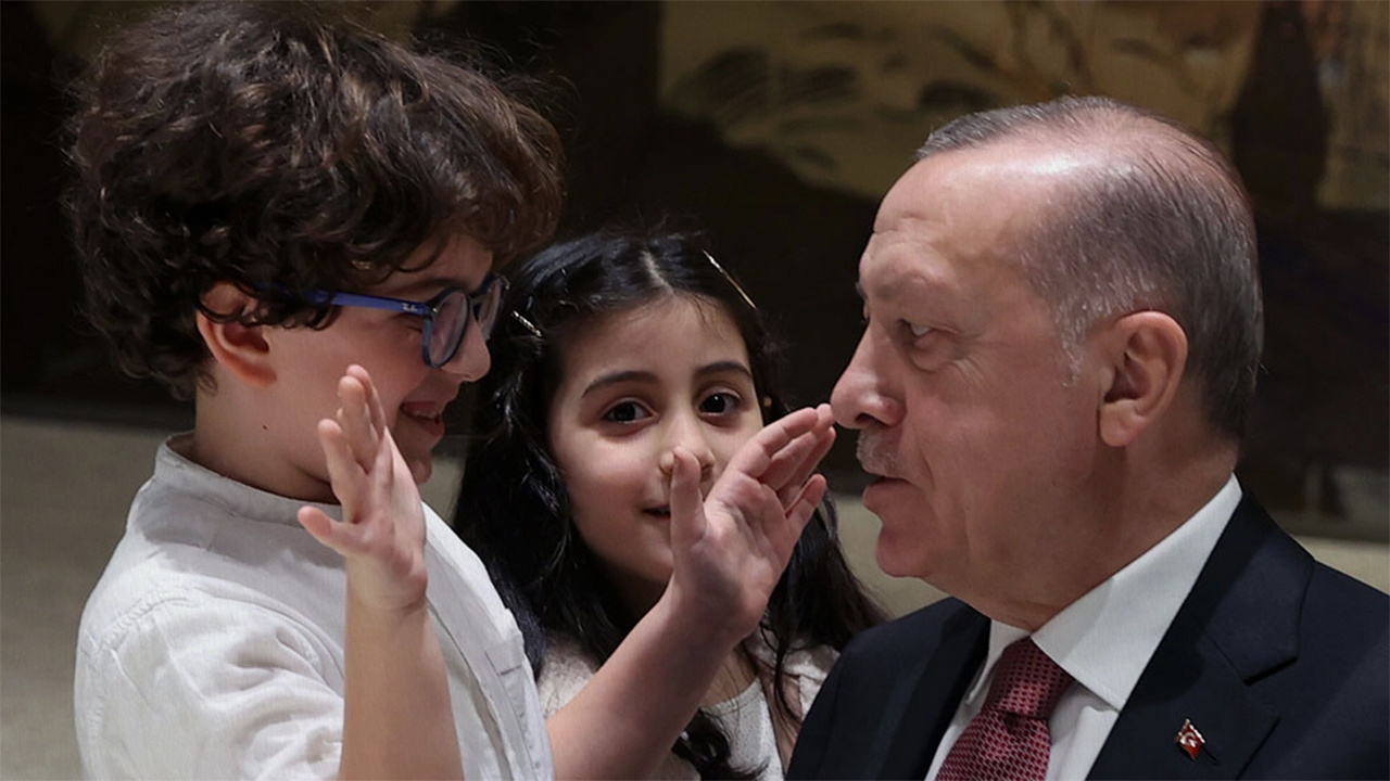 Erdoğan ile çocukların gülümseten anları: Cumhur Dede