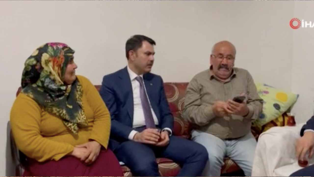 Bakan Murat Kurum ziyaret ettiği aileyi sevince boğdu: Ev taksitlerini üstlendi