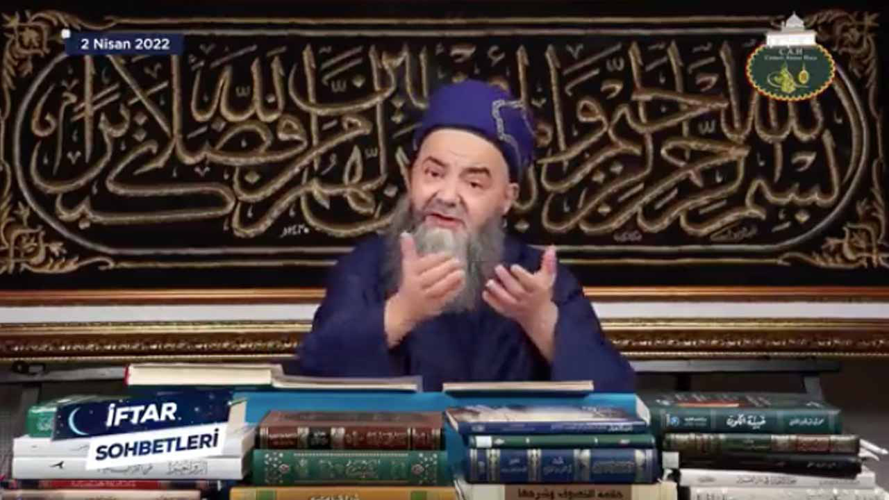 Cübbeli Ahmet Hoca 'Namaz kılmayanın orucu kabul olmaz' dedi sosyal medya karıştı Nihat Hatipoğlu ne demişti?