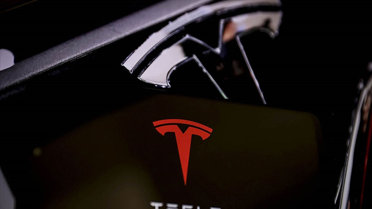 Tesla 125 bin 785 otomobili geri çağırdı