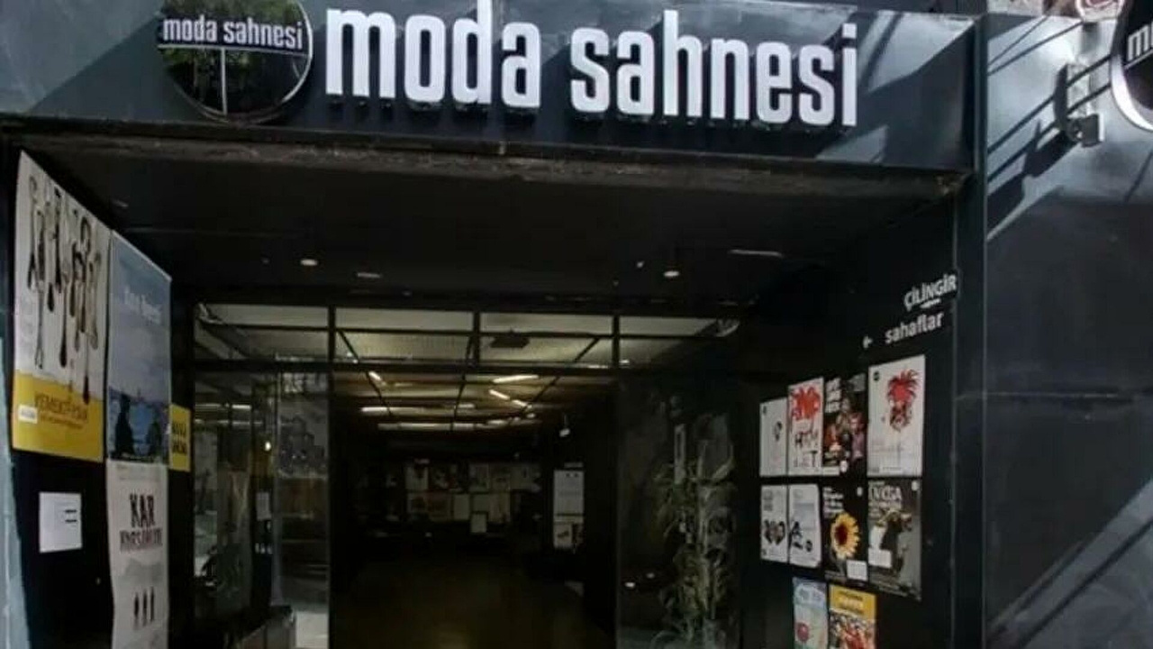 Işıksız oyun sahnelemeye son verildi! Moda Sahnesi elektriğini açtı: 2 ay için toplam...