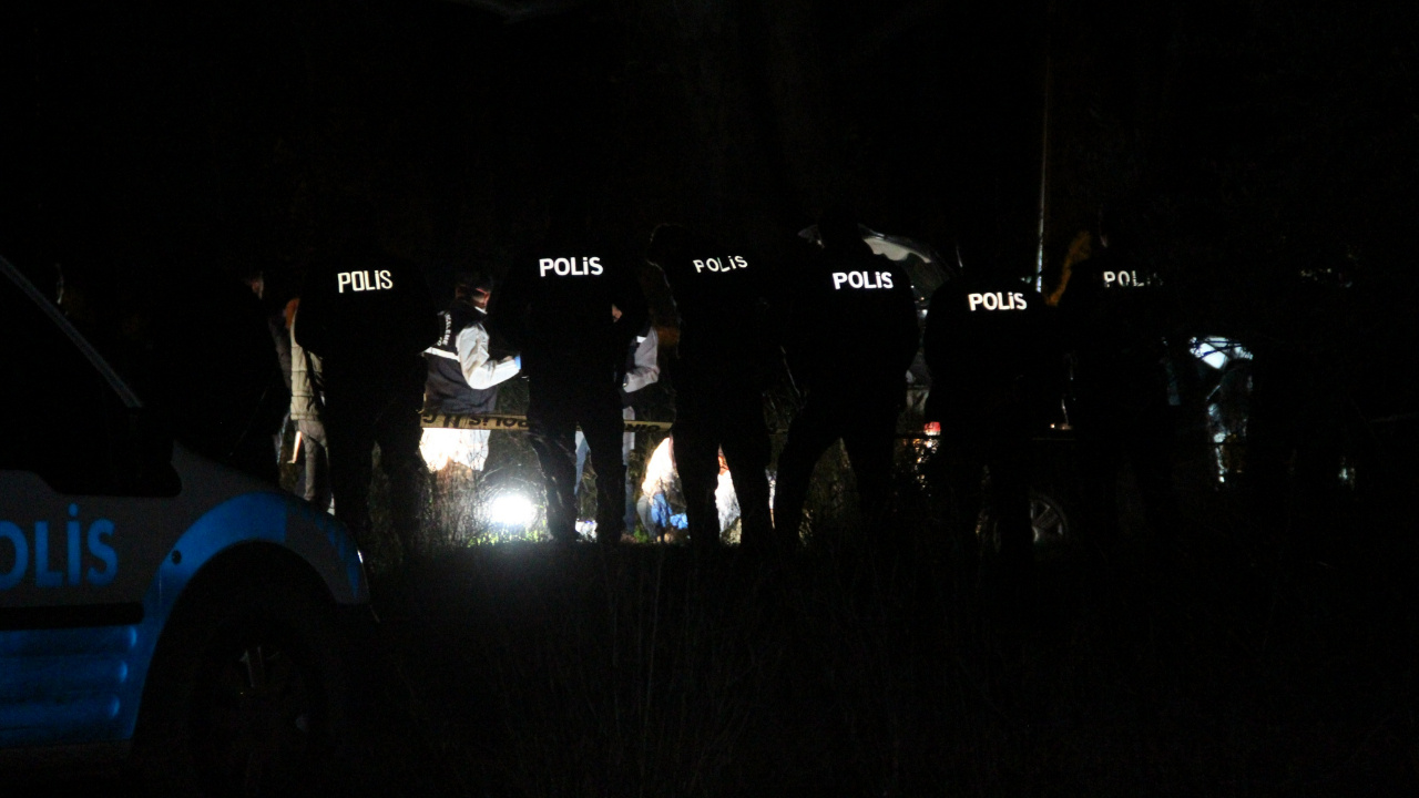 Antalya'da polis memuru aracında ölü bulundu