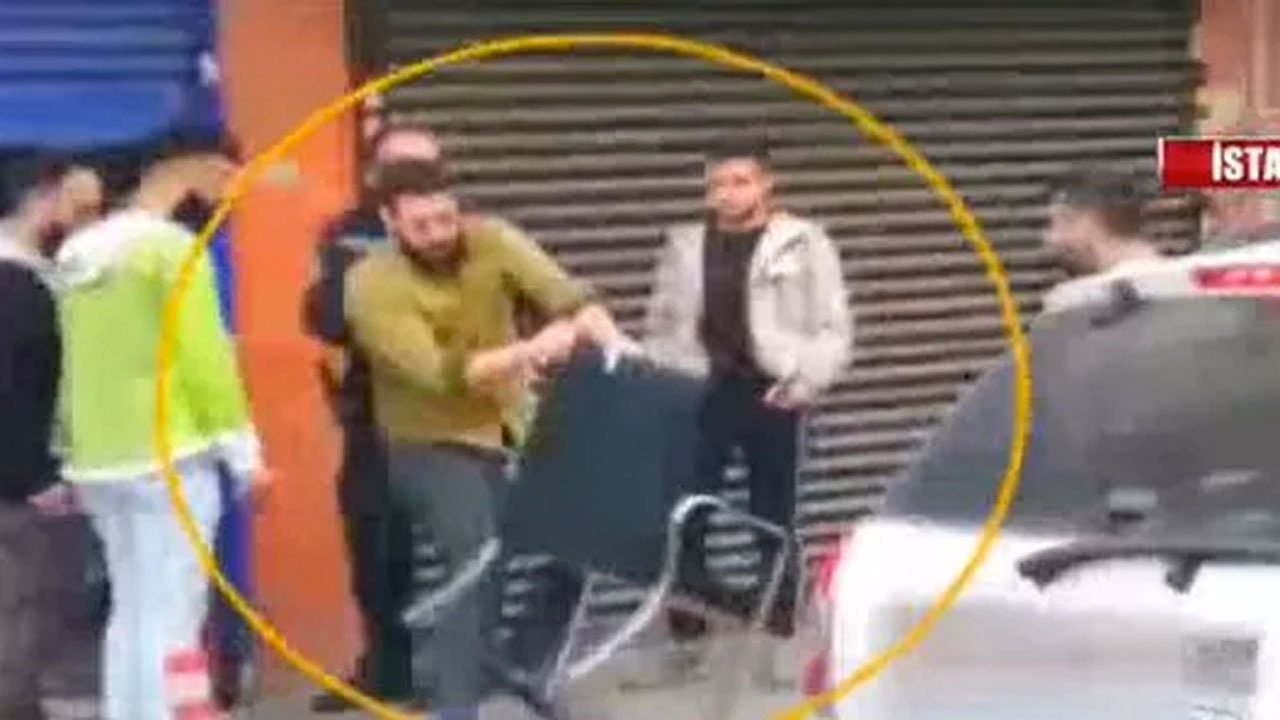 Bağcılar'da dükkan sahibi Suriyeli yoldan geçenleri tehdit etti: Erkek olan gelsin
